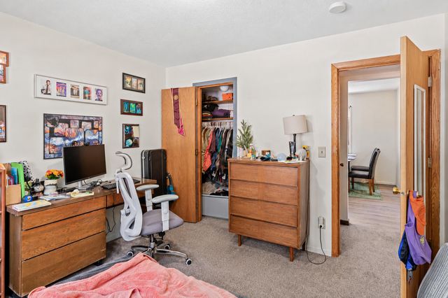 921 Weeks Avenue SE, Minneapolis, MN 55414