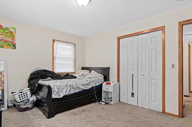 921 Weeks Avenue SE, Minneapolis, MN 55414