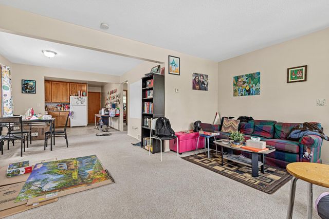 921 Weeks Avenue SE, Minneapolis, MN 55414