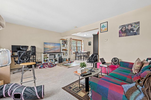 921 Weeks Avenue SE, Minneapolis, MN 55414