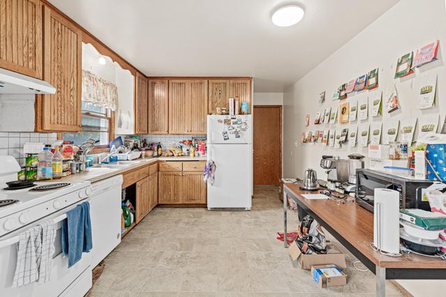 921 Weeks Avenue SE, Minneapolis, MN 55414