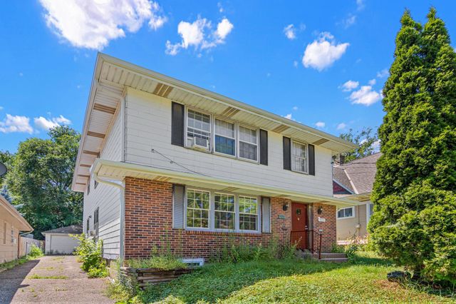921 Weeks Avenue SE, Minneapolis, MN 55414