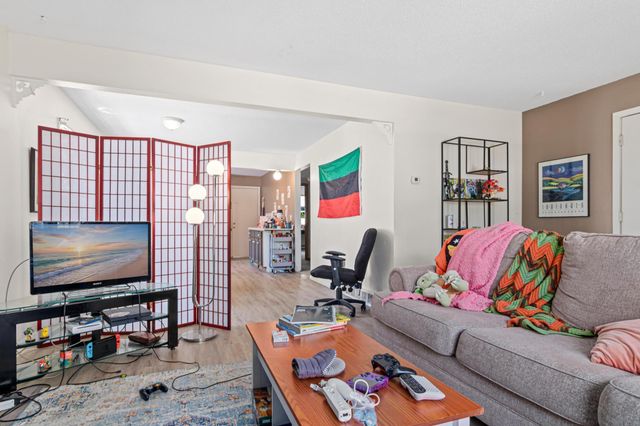 921 Weeks Avenue SE, Minneapolis, MN 55414