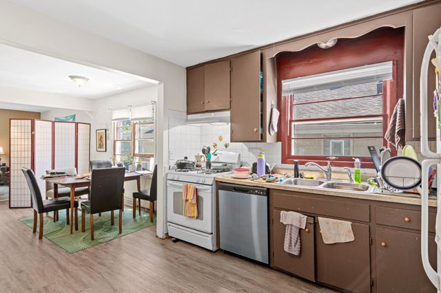 921 Weeks Avenue SE, Minneapolis, MN 55414