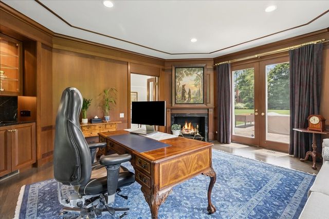 1177 Edgewood Road, Lake Forest, IL 60045