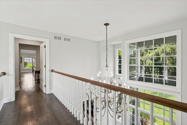 1177 Edgewood Road, Lake Forest, IL 60045