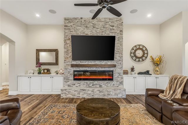 2815 Sidewheel Drive, Bullhead City, AZ 86429