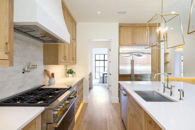 6414 Blanch Circle, Dallas, TX 75214