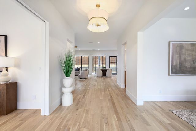 6414 Blanch Circle, Dallas, TX 75214