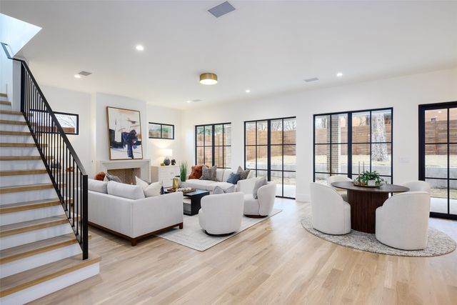 6414 Blanch Circle, Dallas, TX 75214