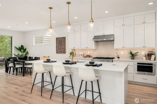 14833 HS#10 NE 2nd Court, Bellevue, WA 98007