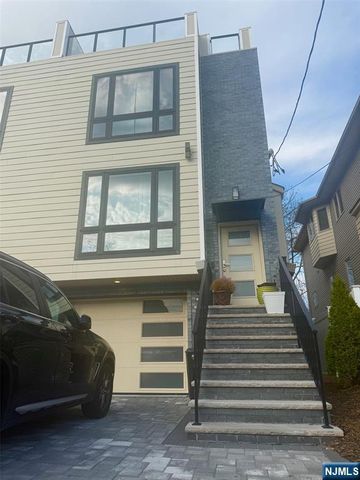 281 Grant Avenue, Cliffside Park, NJ 07010