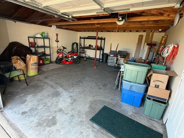 826 W Idlewild Drive, Evansville, IN 47710