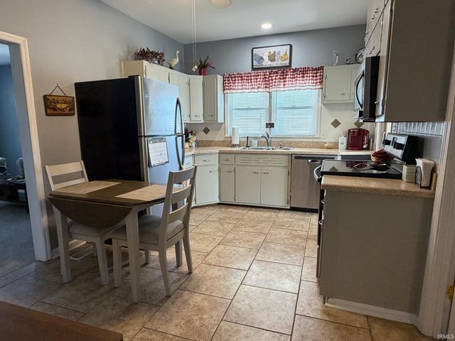 826 W Idlewild Drive, Evansville, IN 47710