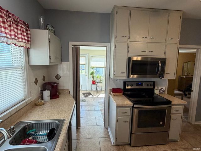 826 W Idlewild Drive, Evansville, IN 47710