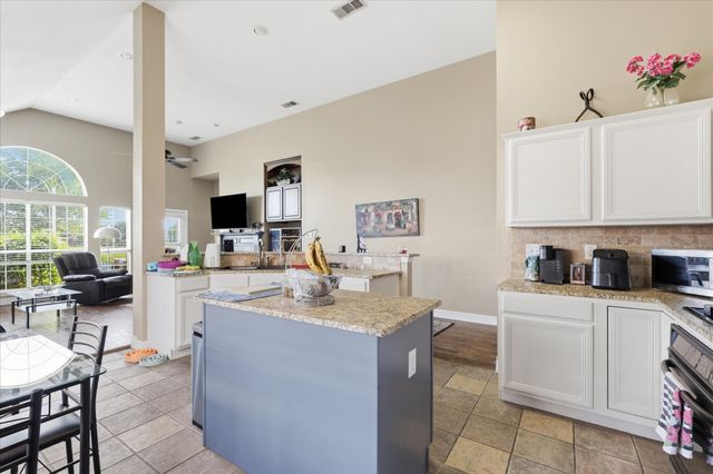 4432 Spanish Oak Circle, Corinth, TX 76208