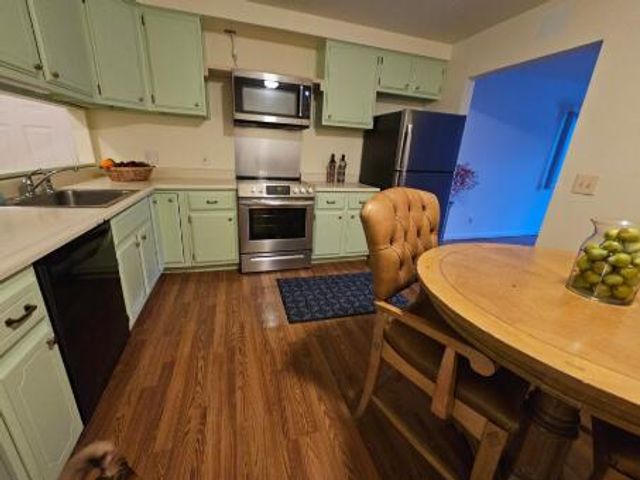 954 Rose Drive, Ann Arbor, MI 48103