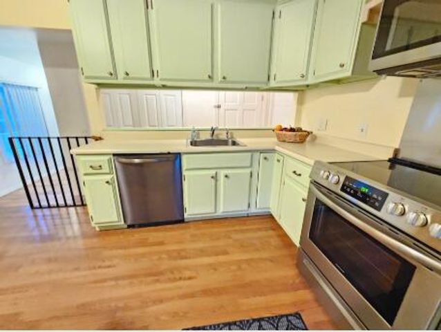 954 Rose Drive, Ann Arbor, MI 48103