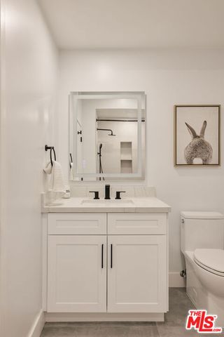 10639 Woodbridge Street 107, North Hollywood, CA 91602
