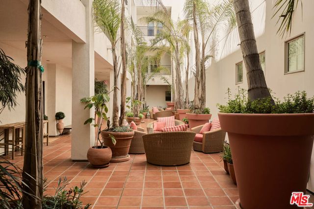 10639 Woodbridge Street 107, North Hollywood, CA 91602