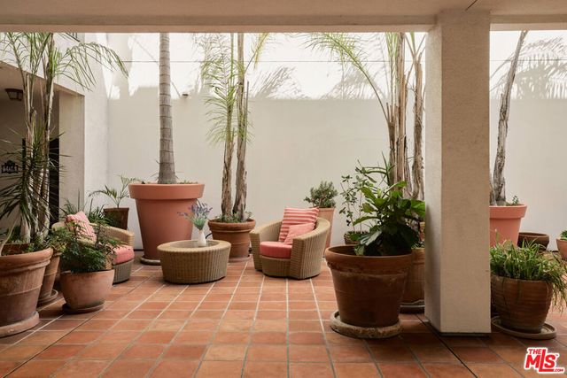 10639 Woodbridge Street 107, North Hollywood, CA 91602