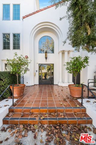 10639 Woodbridge Street 107, North Hollywood, CA 91602
