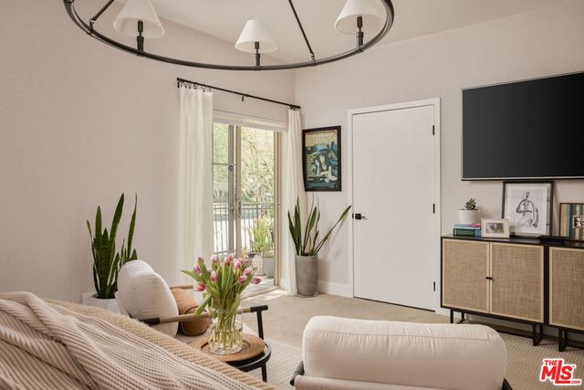 10639 Woodbridge Street 107, North Hollywood, CA 91602