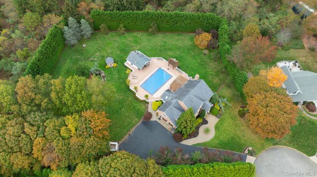 42 Old Neck Court, Manorville, NY 11949