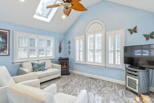 42 Old Neck Court, Manorville, NY 11949