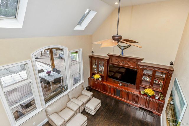 42 Old Neck Court, Manorville, NY 11949