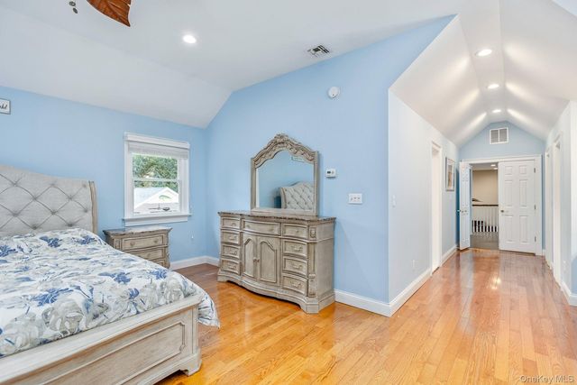 42 Old Neck Court, Manorville, NY 11949