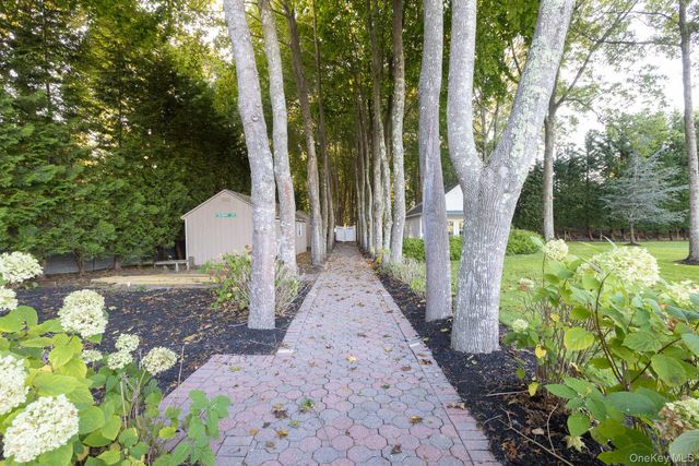 42 Old Neck Court, Manorville, NY 11949