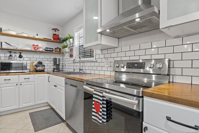 165 W Rampart Dr Apt 701, San Antonio, TX 78216