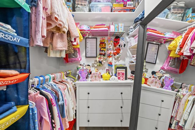 165 W Rampart Dr Apt 701, San Antonio, TX 78216