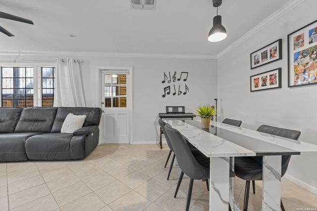 165 W Rampart Dr Apt 701, San Antonio, TX 78216