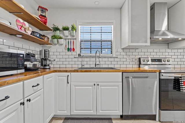 165 W Rampart Dr Apt 701, San Antonio, TX 78216