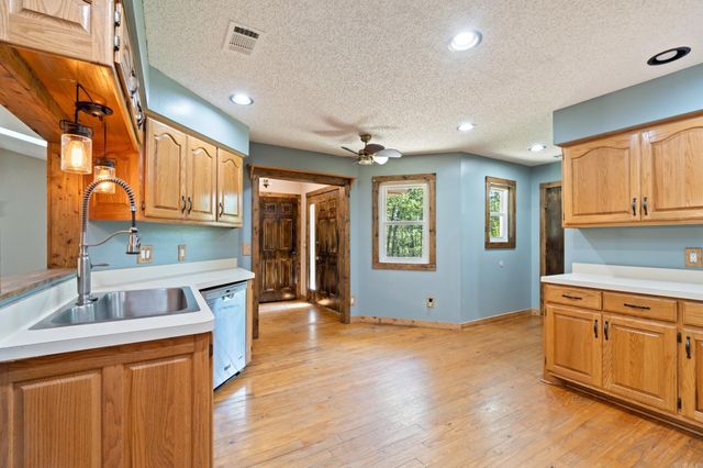 4 Almenara Lane, Hot Springs Village, AR 71909