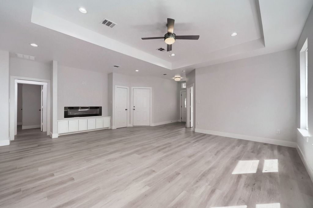 525 NW 17th Street, Grand Prairie, TX 75050 — photo 3