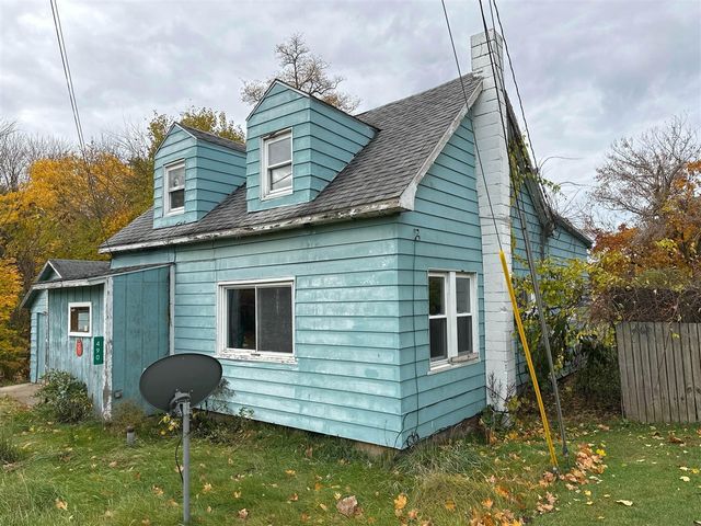 490 4th Street, Benton Harbor, MI 49022