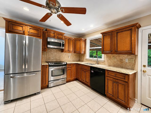 6 Nottingham Drive, Stamford, CT 06907
