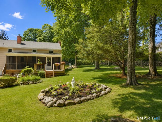 6 Nottingham Drive, Stamford, CT 06907
