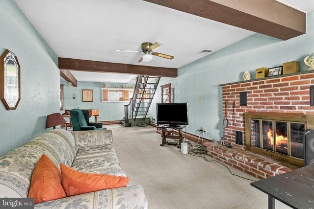 51 NICKELHILL LN, Levittown, PA 19054