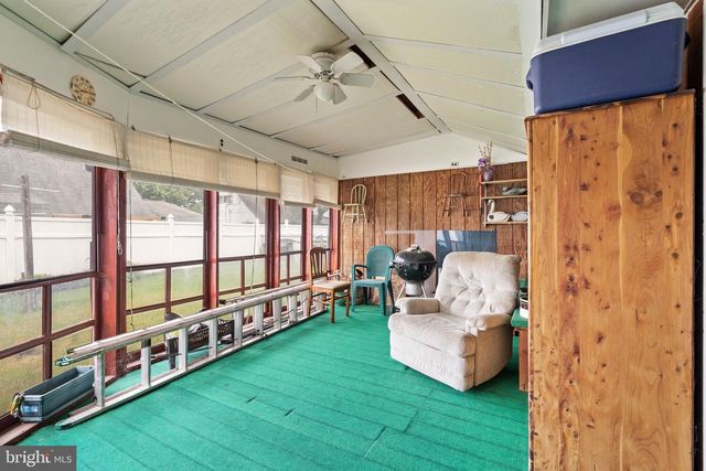 51 NICKELHILL LN, Levittown, PA 19054