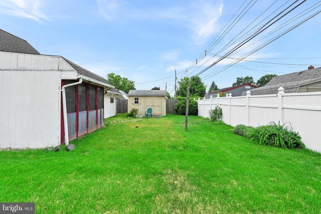 51 NICKELHILL LN, Levittown, PA 19054