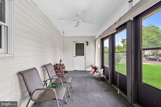 51 NICKELHILL LN, Levittown, PA 19054