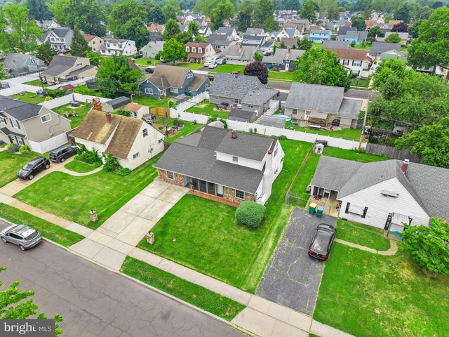 51 NICKELHILL LN, Levittown, PA 19054