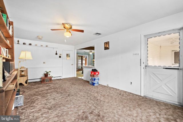 51 NICKELHILL LN, Levittown, PA 19054