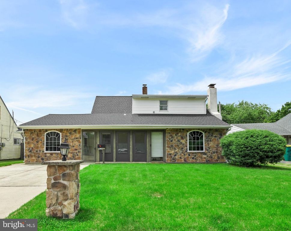 51 NICKELHILL LN, Levittown, PA 19054