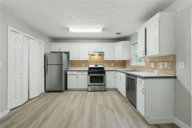 10879 Morning Dove Drive, Hampton, GA 30228