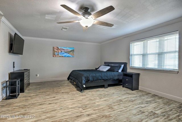 12424 Crestwood Drive, Gulfport, MS 39503